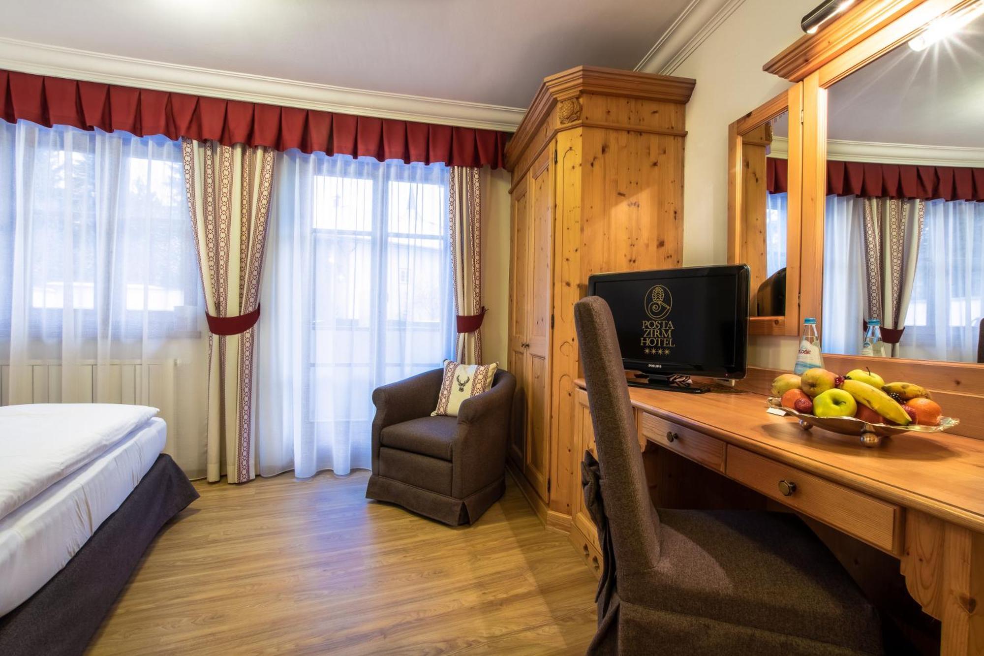 Posta Zirm Hotel Corvara In Badia Extérieur photo