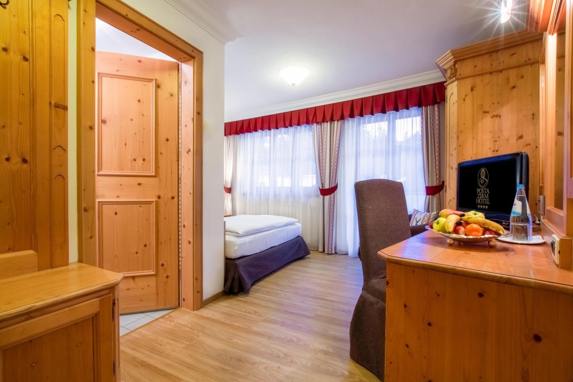 Posta Zirm Hotel Corvara In Badia Extérieur photo