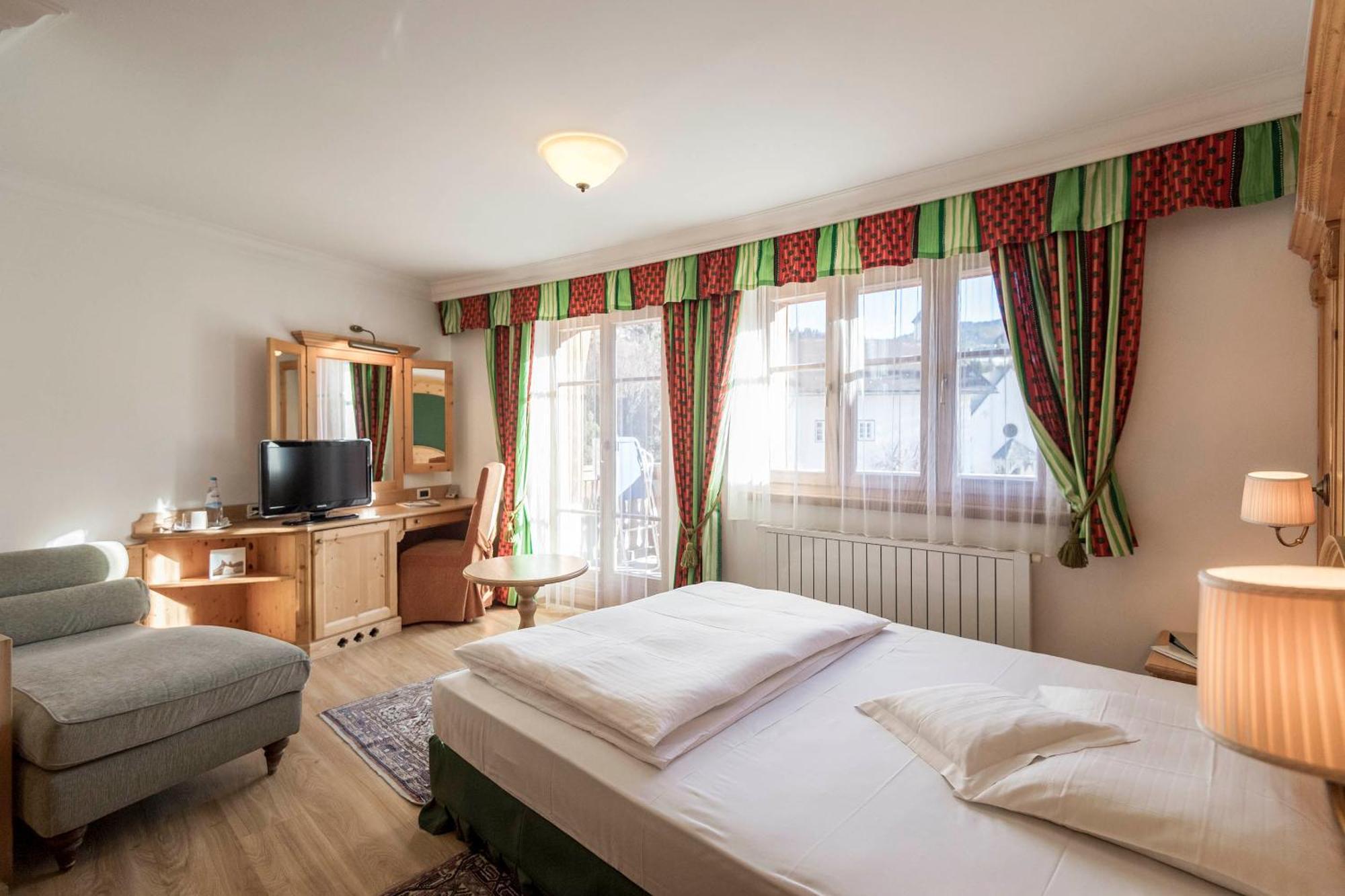 Posta Zirm Hotel Corvara In Badia Extérieur photo