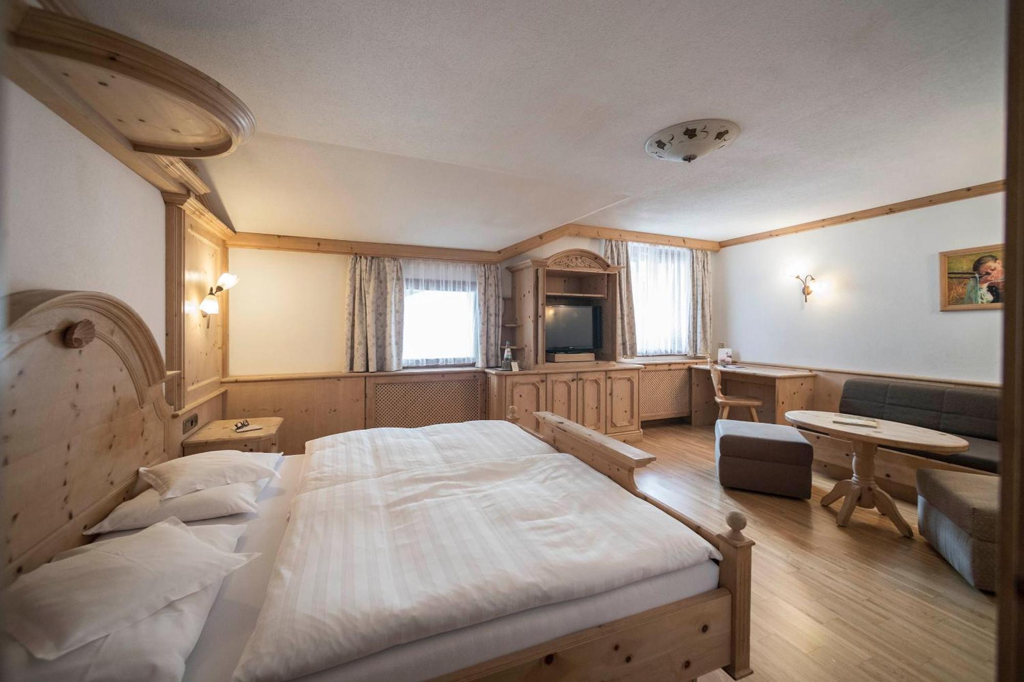 Posta Zirm Hotel Corvara In Badia Extérieur photo