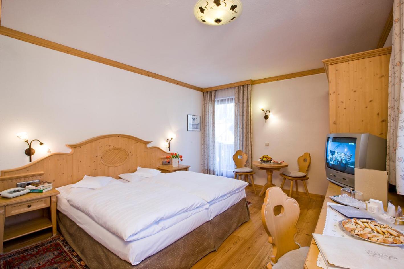 Posta Zirm Hotel Corvara In Badia Extérieur photo